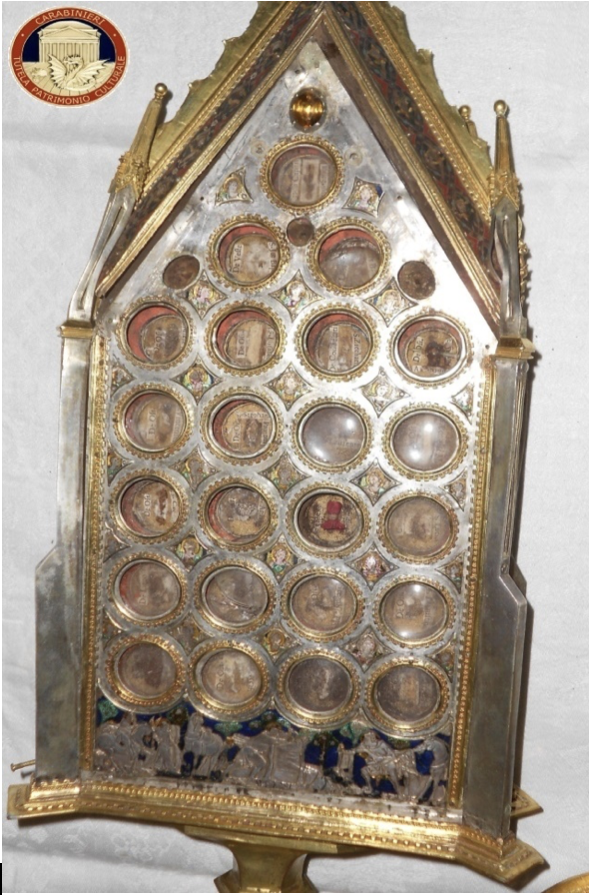 presentato-il-ritrovamento-del-celebre-reliquiario-di-san-galgano