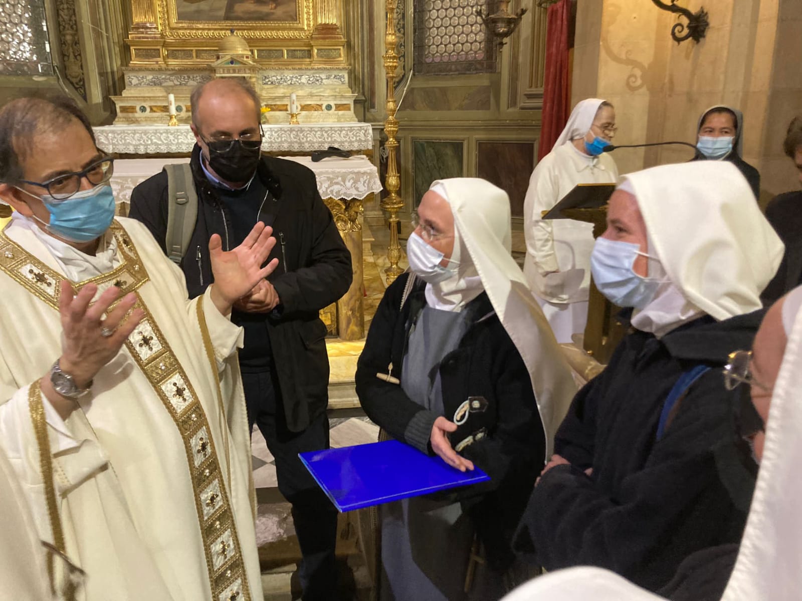 le-suore-di-maria-stella-del-mattina-fanno-il-loro-ingresso-alle-volte-alte