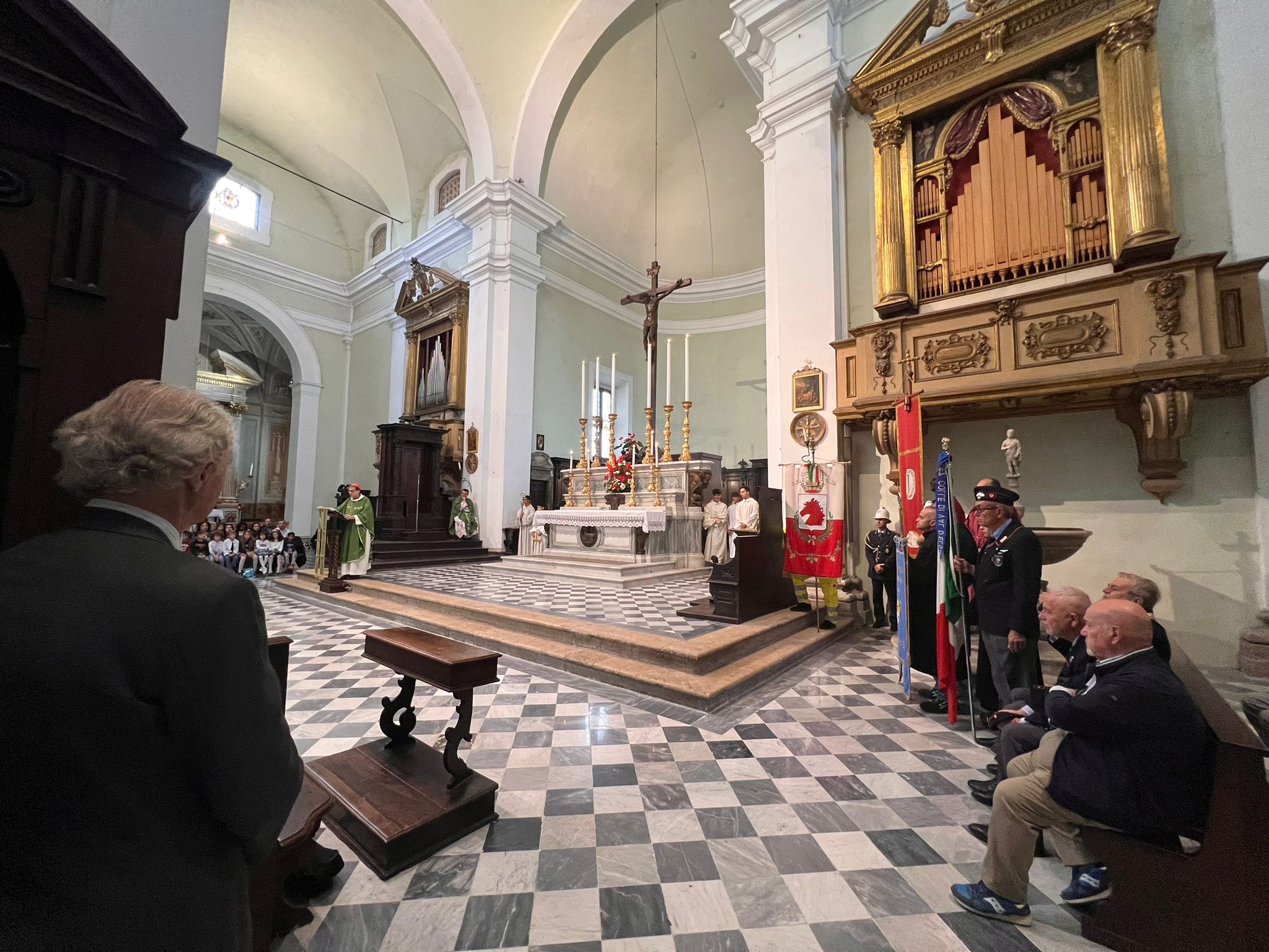 colle-di-val-delsa-si-questa-mattina-la-celebrazione-nella-concattedrale-dei-ss-marziale-faustino-e-giovita-per-il-430-anniversario-della-fondazione-della-diocesi