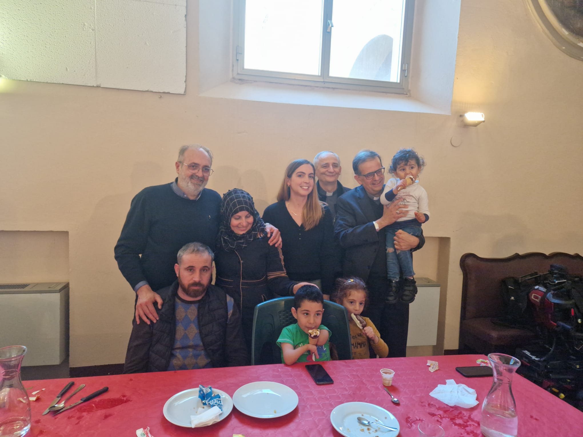 il-card-lojudice-in-vista-a-bologna-dal-piccolo-mustafa-presente-anche-il-card-zuppi