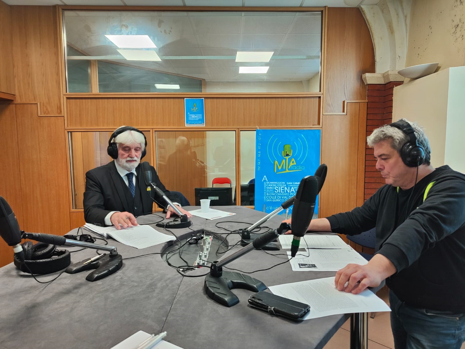 su-mia-radio-lintervista-a-orazio-la-rocca-autore-del-libro-su-ratzinger