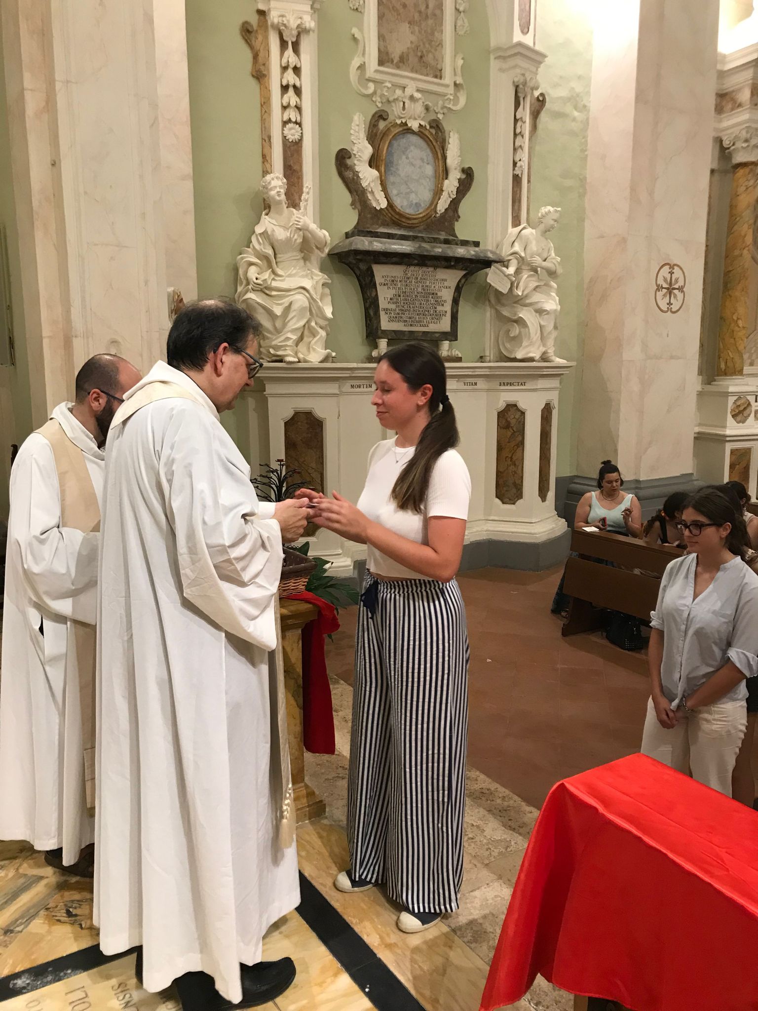 oltre-160-ragazzi-dellarcidiocesi-alla-gmg-di-lisbona-ieri-il-card-lojudice-ha-consegnato-il-mandato-ai-giovani
