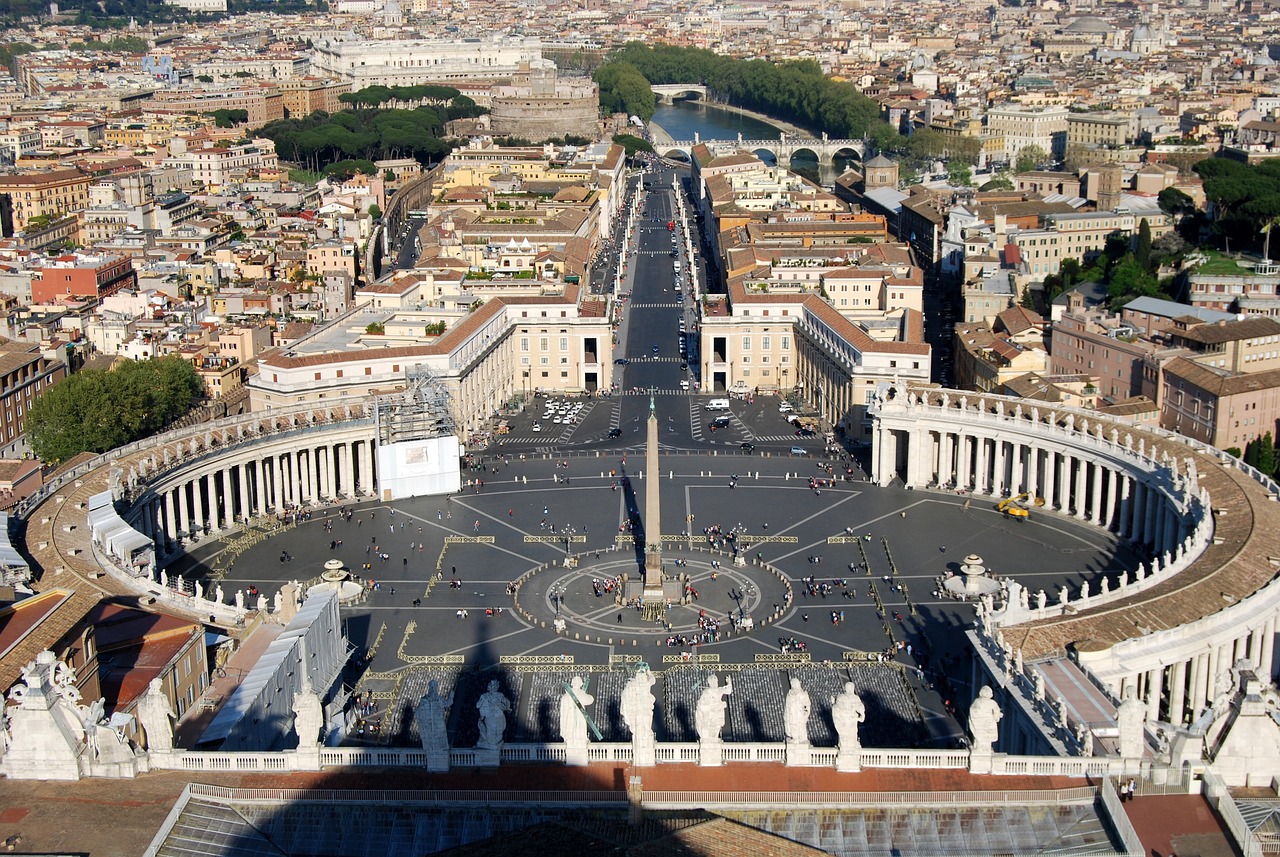 il-papa-e-i-leader-cristiani-a-san-pietro-una-veglia-ecumenica-per-avviare-il-sinodo