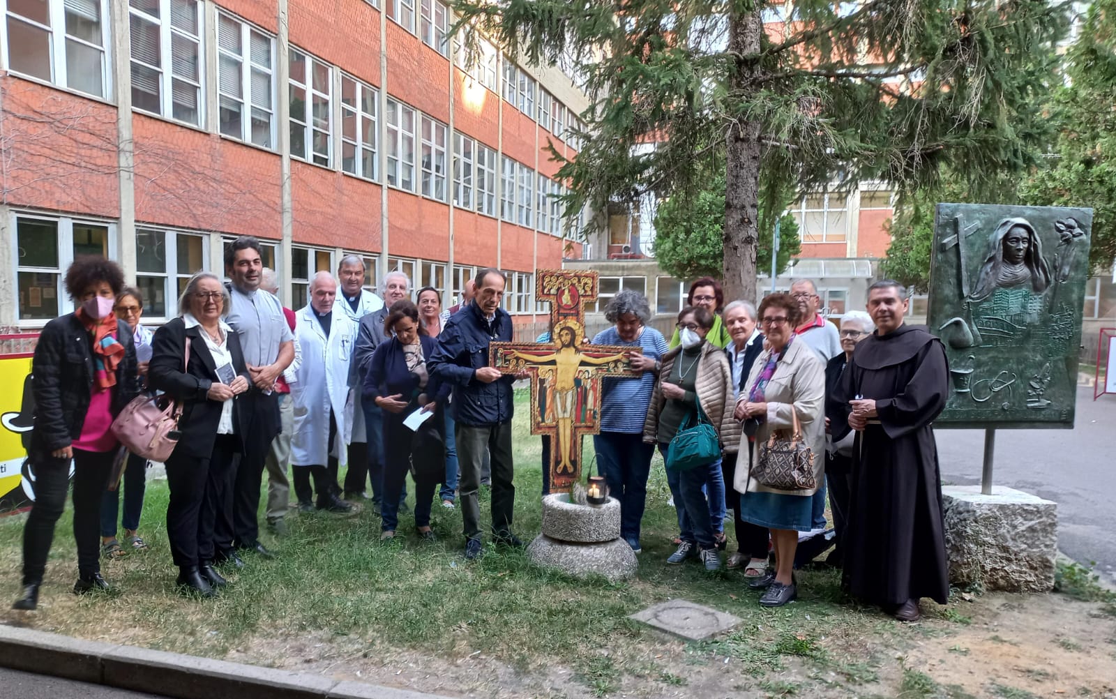 oggi-la-benezione-delle-scotte-con-la-croce-di-san-damiano