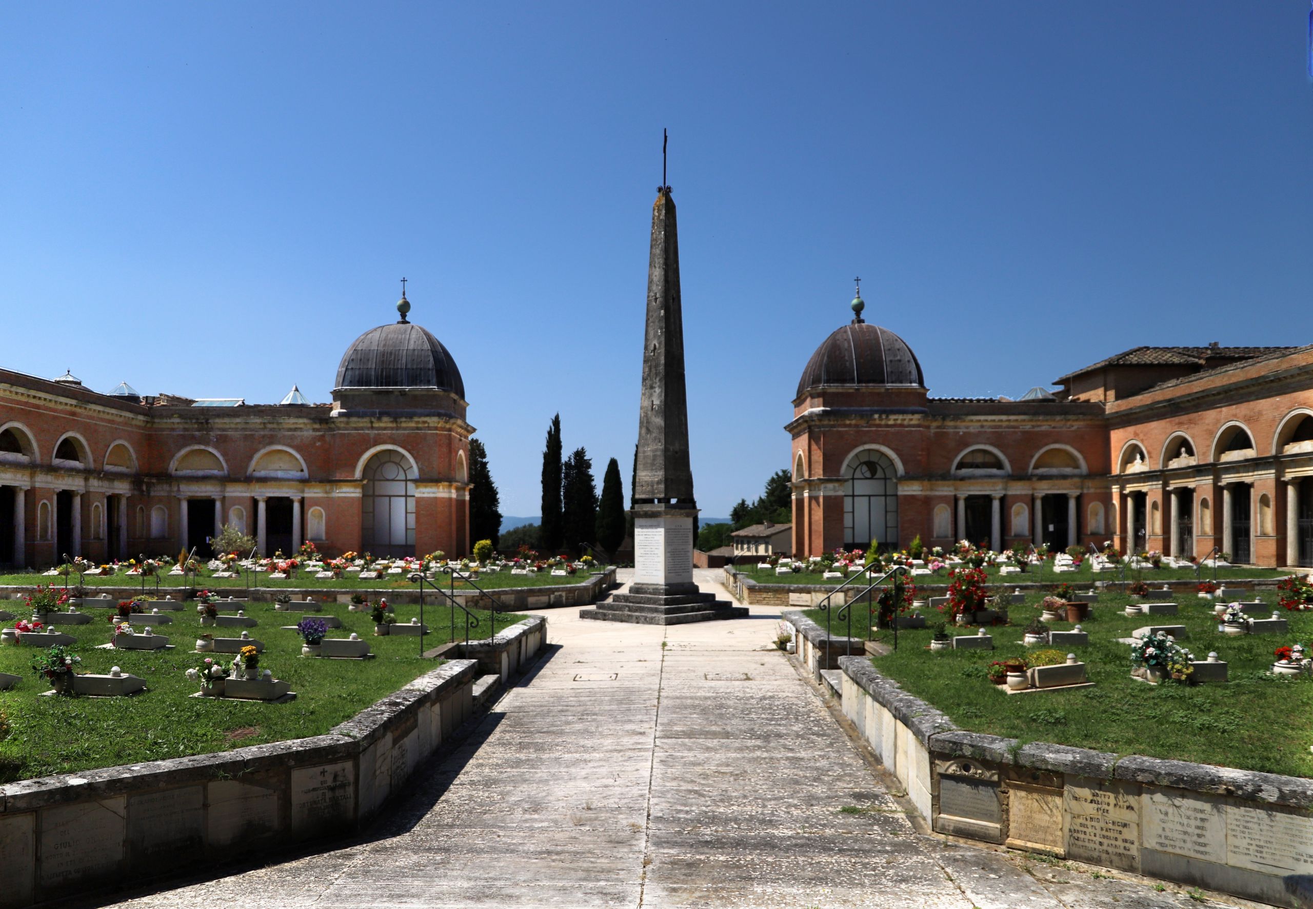 commemorazione-dei-defunti-le-celebrazioni-presiedute-dal-card-lojudice-2