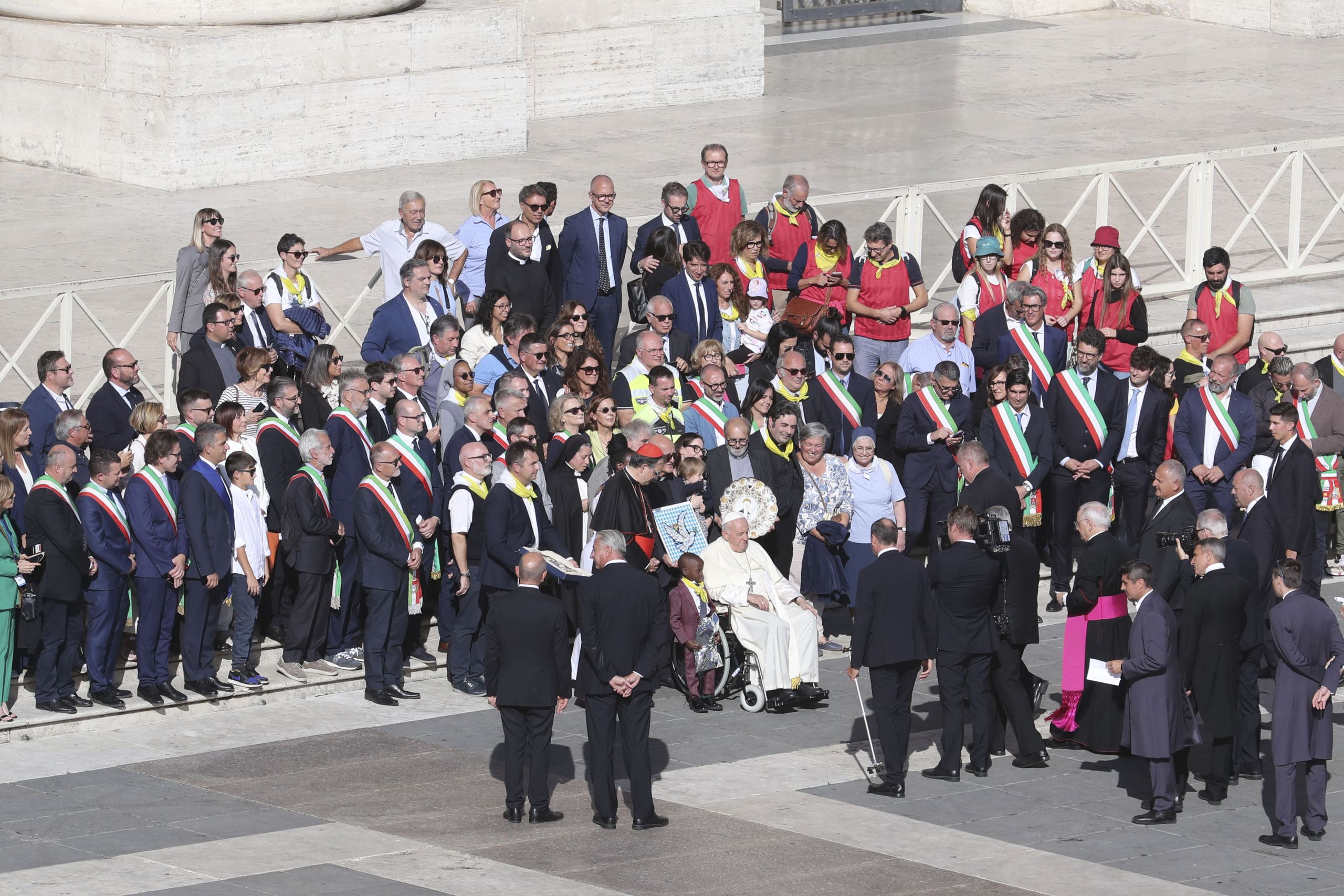 le-chiese-sorellle-di-siena-e-montepulciano-da-papa-francesco-con-3-mila-pellegrini