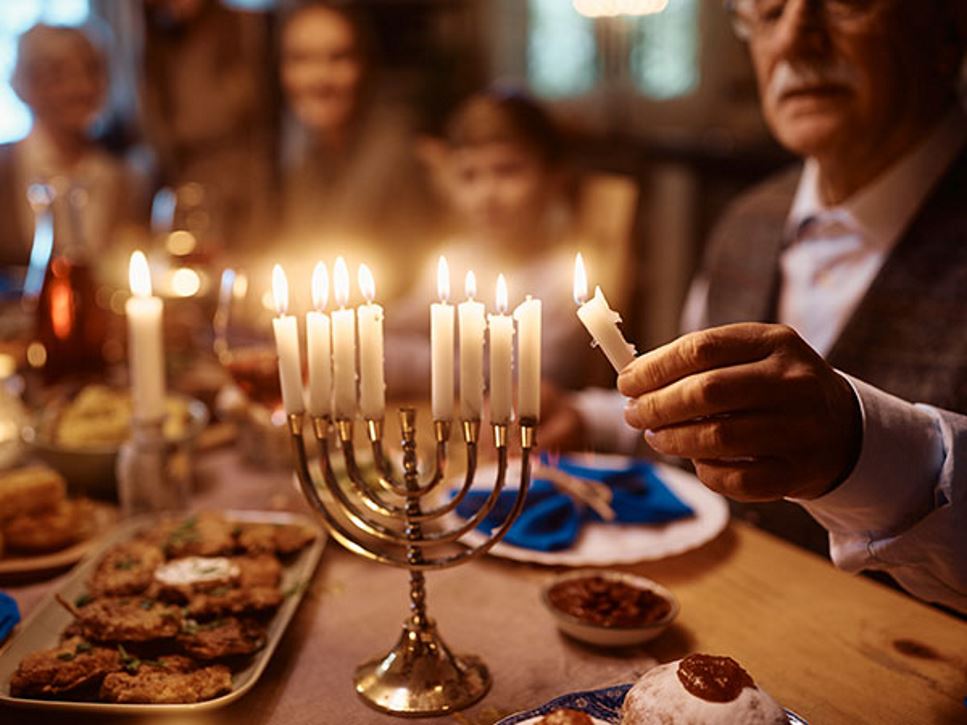 Hanukkah-Celebrating-the-Festival-of-Lights_600x450