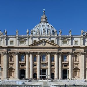 800px-Basilica_di_San_Pietro_in_Vaticano_September_2015-1a