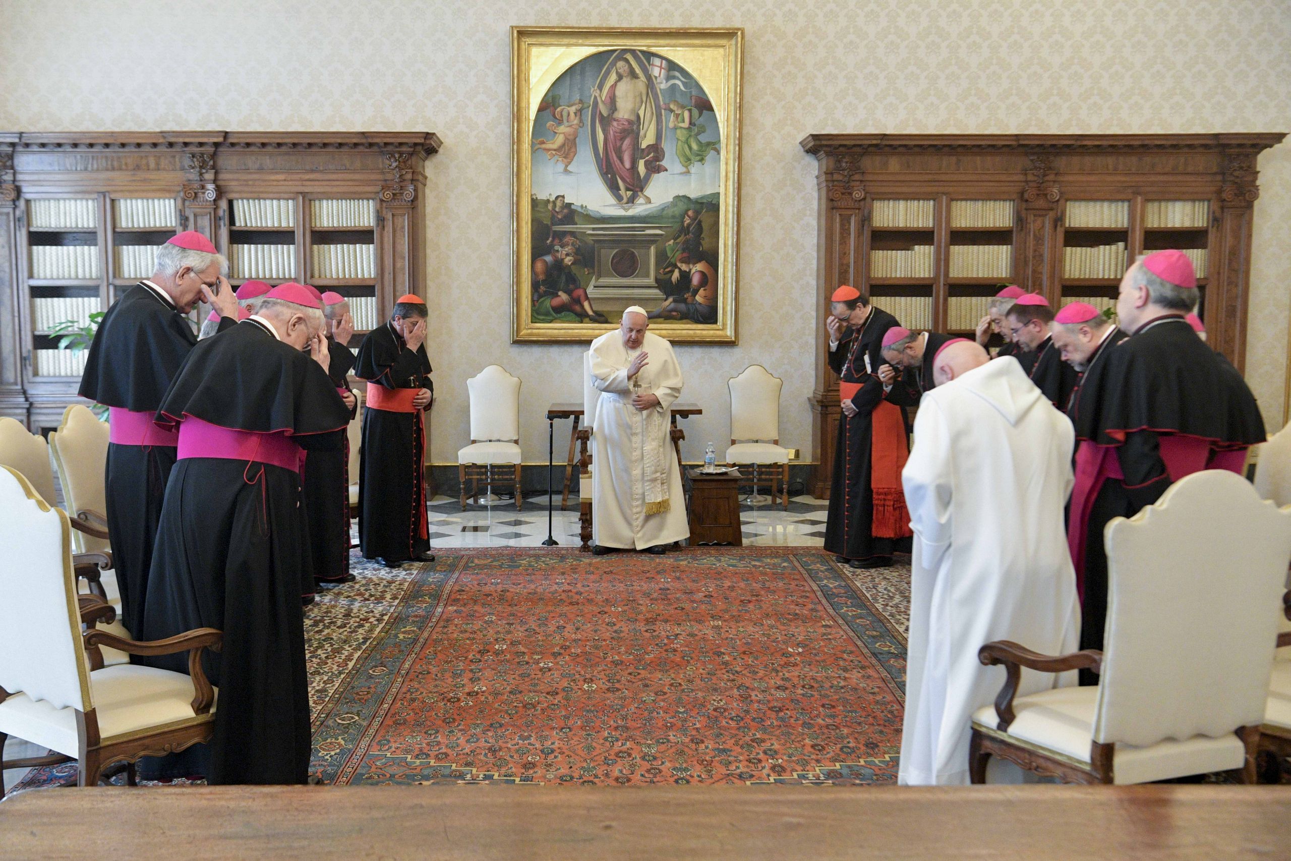 oggi-ludienza-di-papa-francesco-ai-vescovi-toscani-per-la-visita-ad-limina