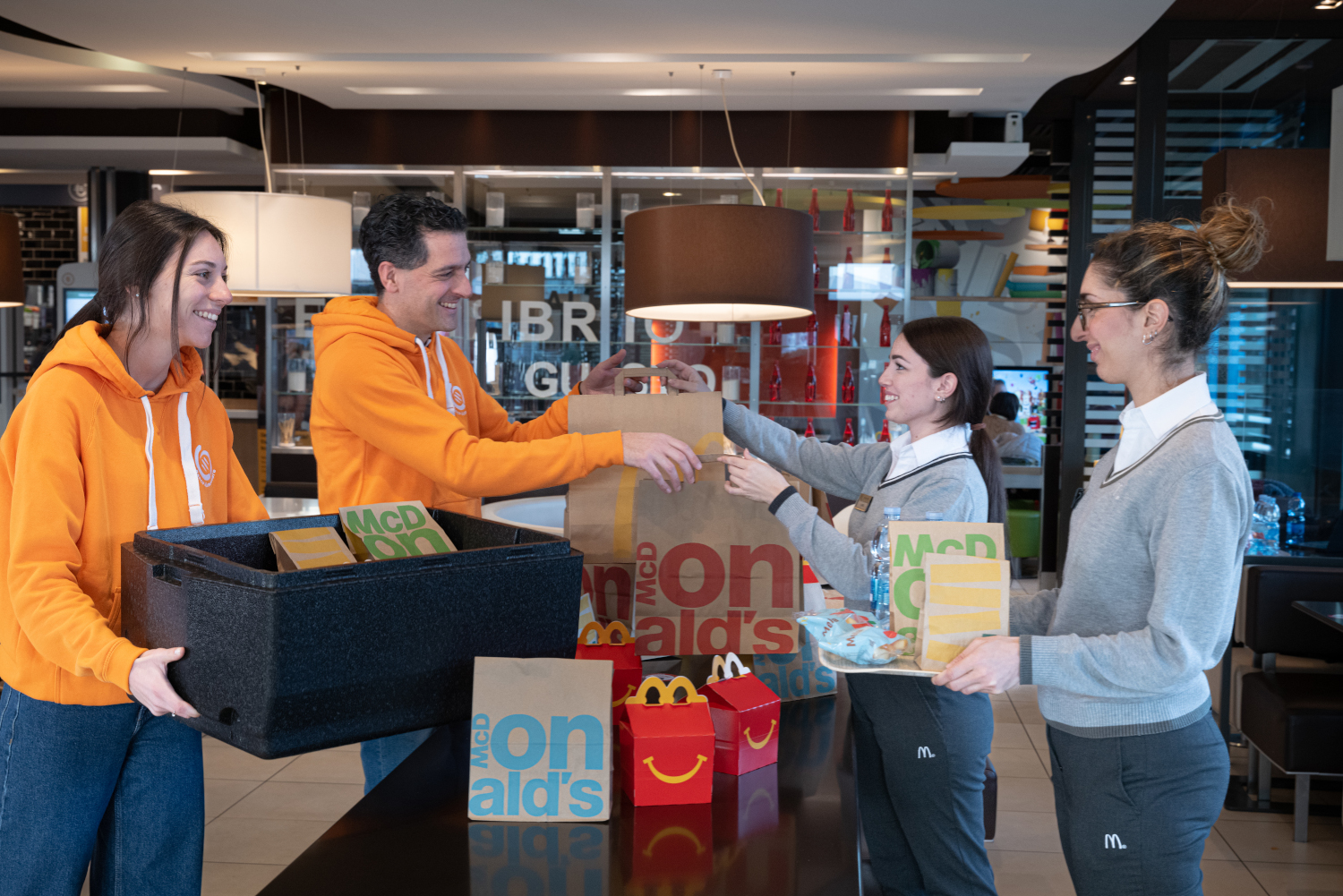 siena-da-domani-60-pasti-a-settimana-da-mcdonalds-per-i-piu-fragili-alla-parrocchia-dellalberino
