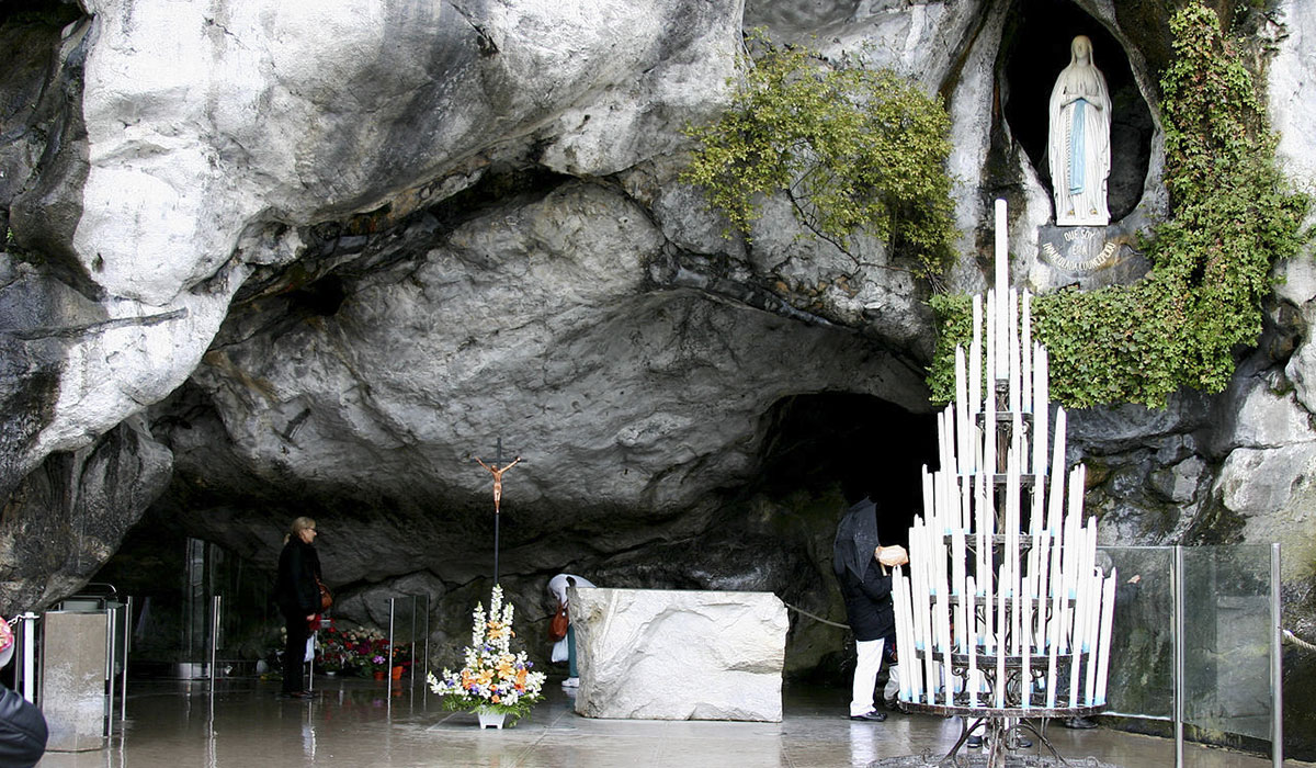 lourdes-oggi-pomeriggio-il-card-lojudice-guidera-il-santo-rosario-alla-grotta-diretta-su-tv2000