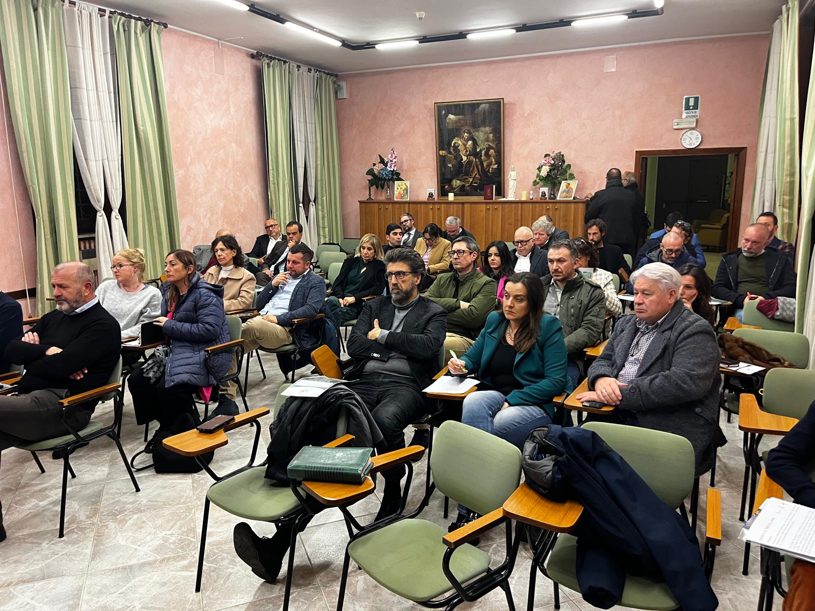 giubileo-patto-tra-diocesi-siena-e-montepulciano-con-i-sindaci-per-laccoglienza-dei-pellegrini-e-la-valorizzazione-del-territorio