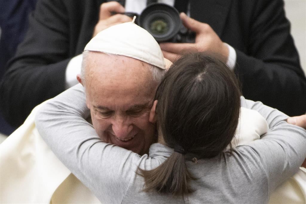 giornata-contro-la-violenza-sulle-donne-papa-francesco-e-un-crimine-che-distrugge-armonia-e-bellezza