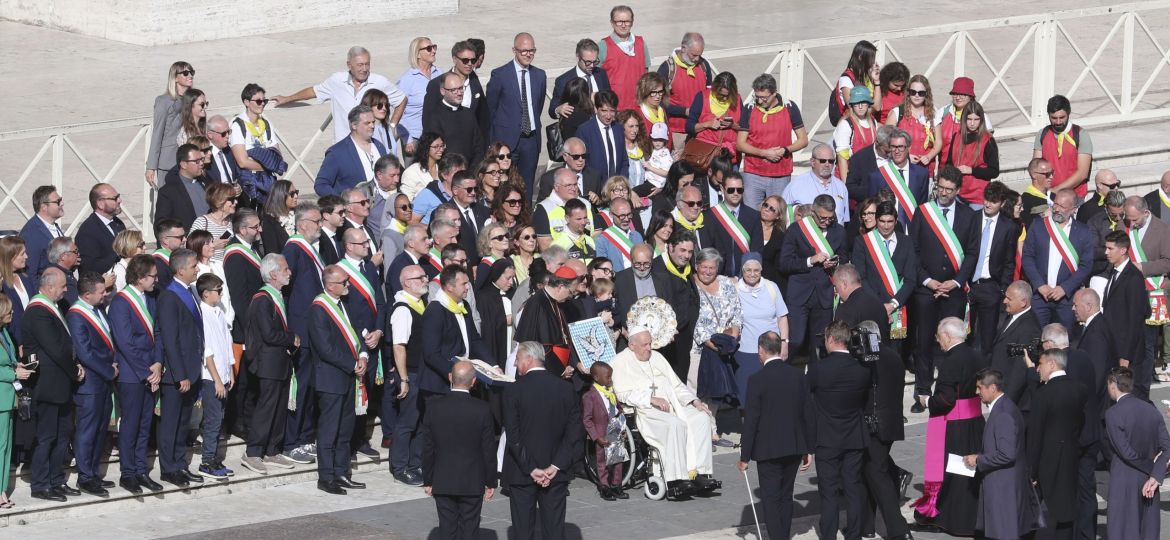 le-chiese-sorelle-di-siena-e-montepulciano-in-preghiera-per-papa-francesco
