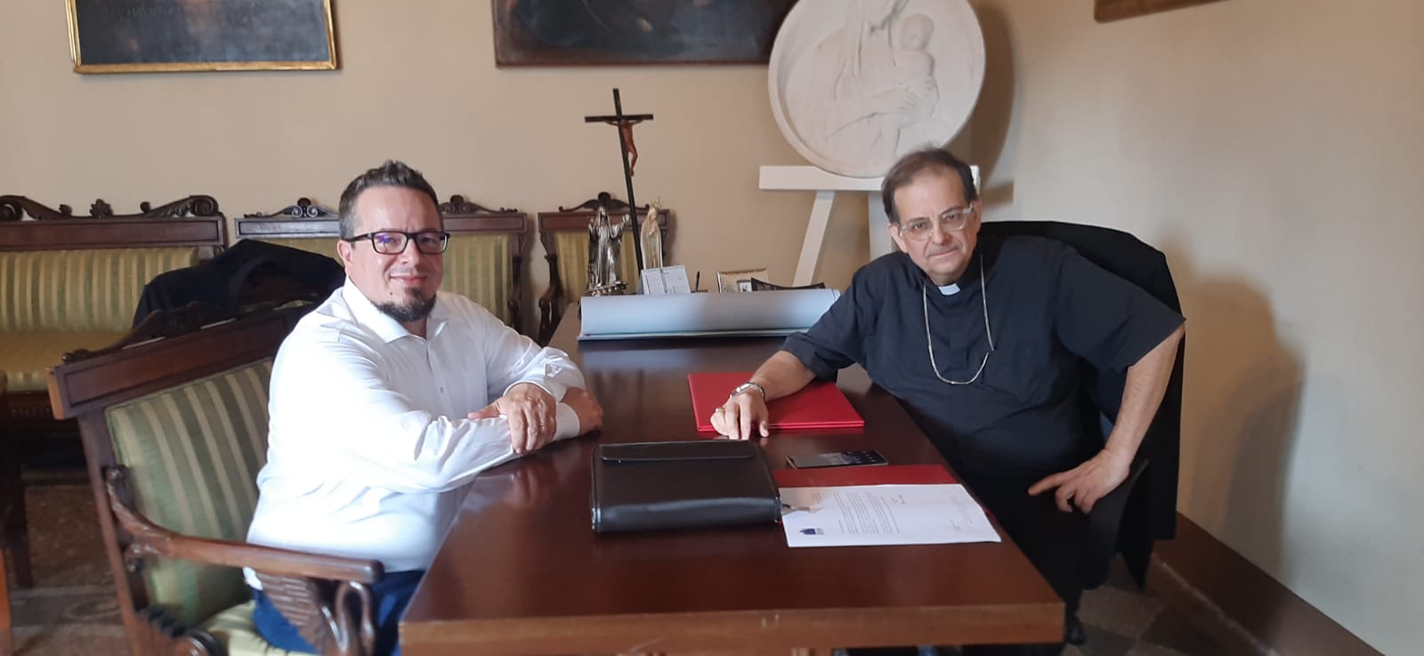 il-card-lojudice-ha-incontrato-il-presidente-nazionale-del-forum-delle-famiglie-la-cronaca-su-mia-radio-e-il-sicomoro