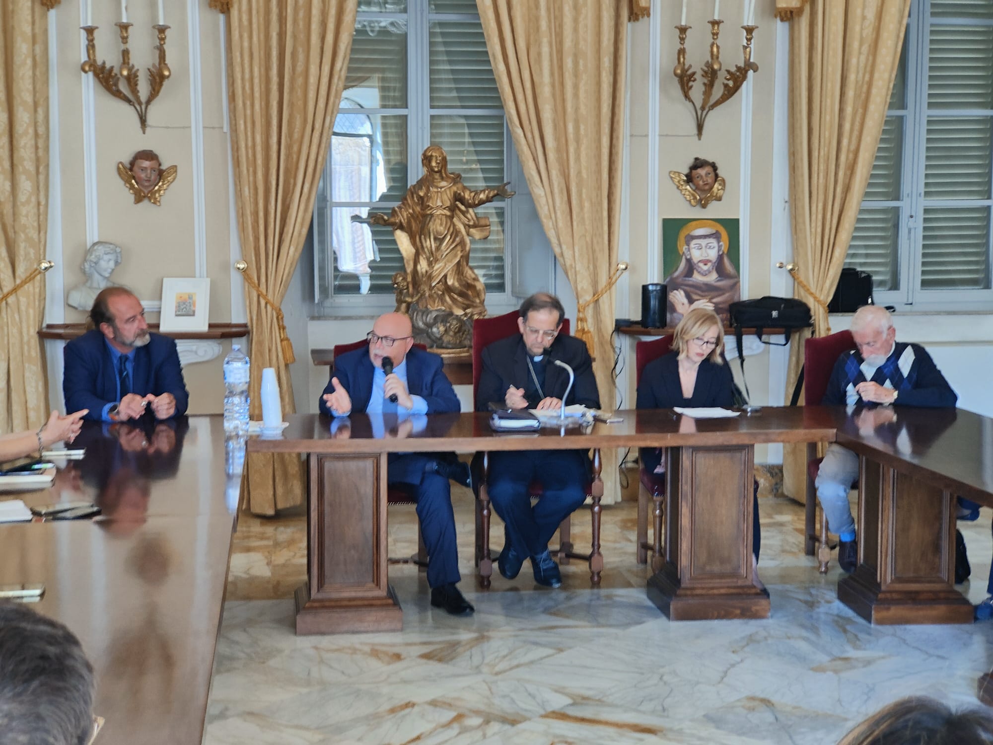 siena-ieri-il-tavolo-informale-sui-migranti-voluto-dal-card-lojudice-intervenuto-anche-il-prefetto