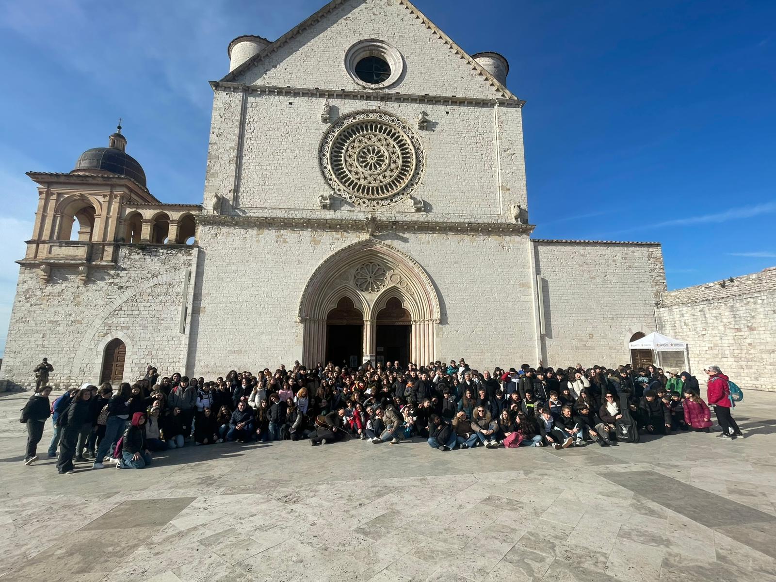 oggi-la-crazygita-i-giovani-in-pellegrinaggio-ad-assisi-a-800-anni-dalla-morte-di-s-francesco