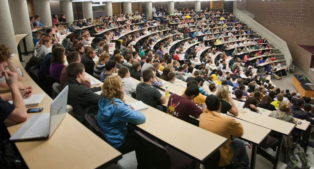 universita-studenti-studiare-lezione-2