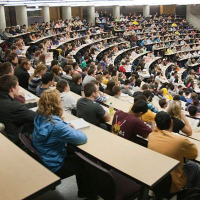 universita-studenti-studiare-lezione-2