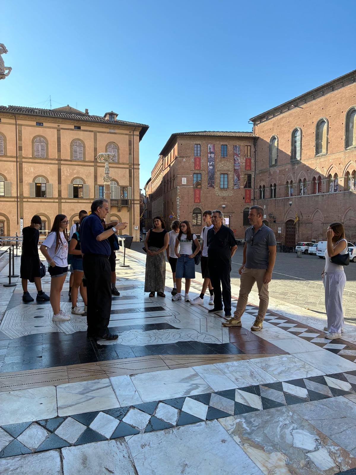 ieri-la-visita-a-siena-dei-cresimandi-di-valiano-e-montenero-dorcia-sulle-orme-della-fede-speranza-e-carita